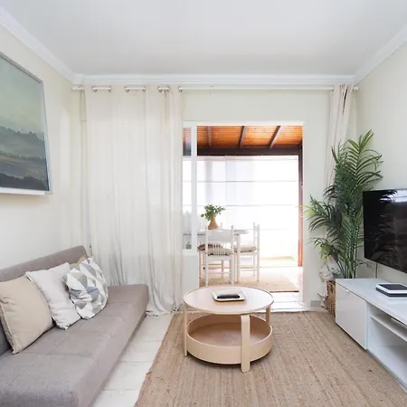 Peaceful Coastal Stay, Apartamento *