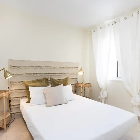 Peaceful Coastal Stay, Lejlighed *